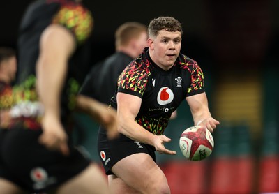 211125 - Wales Rugby Captains Run ahead of the New Zealand game tomorrow - Brodie Coghlan during training