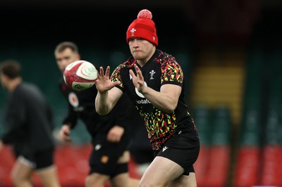 211125 - Wales Rugby Captains Run ahead of the New Zealand game tomorrow - Nick Tompkins during training