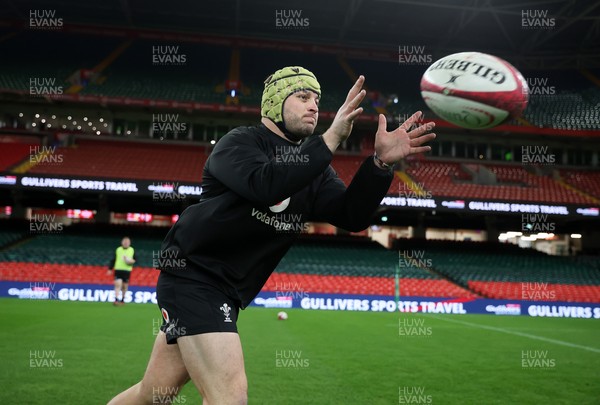 211125 - Wales Rugby Captains Run ahead of the New Zealand game tomorrow - Harri Deaves during training