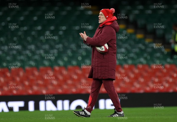 211125 - Wales Rugby Captains Run ahead of the New Zealand game tomorrow - Steve Tandy, Head Coach during training