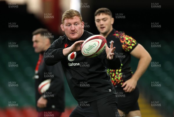 211125 - Wales Rugby Captains Run ahead of the New Zealand game tomorrow - Rhys Carre during training