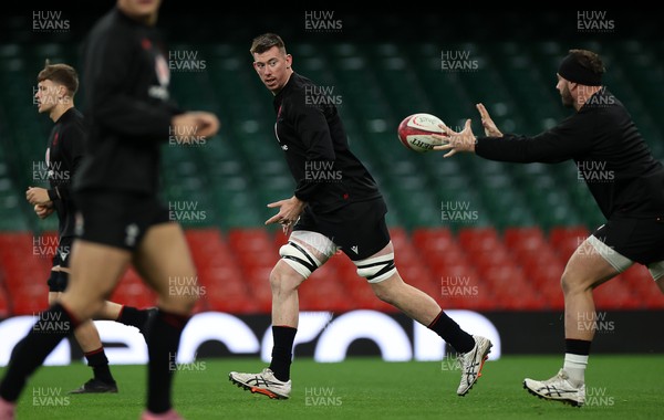 211125 - Wales Rugby Captains Run ahead of the New Zealand game tomorrow - Adam Beard during training