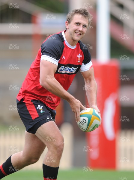 220612 - Wales Rugby Captains Run -Ashley Beck during training