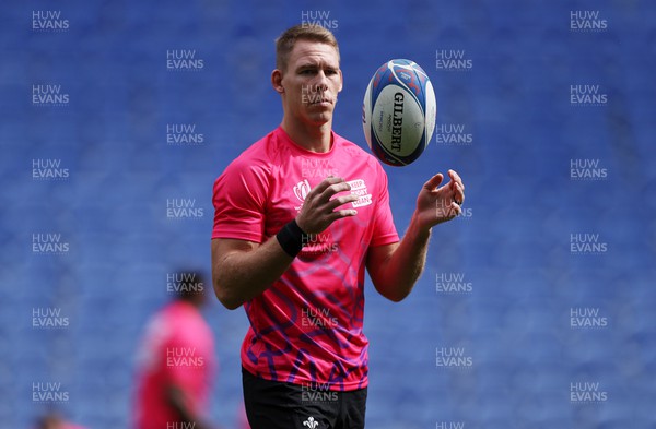 230923 - Wales Rugby Captains Run the day before their Rugby World Cup match against Australia - Liam Williams during training