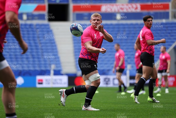 230923 - Wales Rugby Captains Run the day before their Rugby World Cup match against Australia - Jac Morgan during training