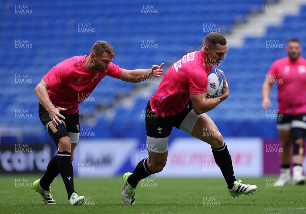 230923 - Wales Rugby Captains Run the day before their Rugby World Cup match against Australia - Dan Biggar and George North during training