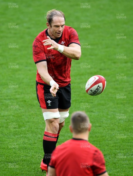 231020 - Wales Rugby Training - Alun Wyn Jones during training