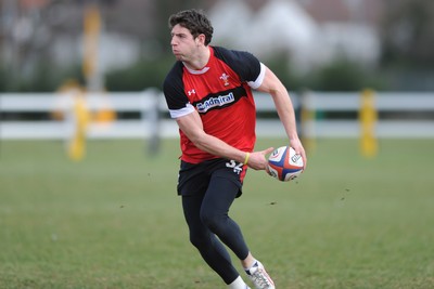 240212 - Wales Rugby Captains Run -Alex Cuthbert during training