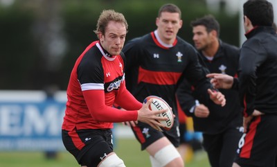 240212 - Wales Rugby Captains Run -Alun Wyn Jones during training