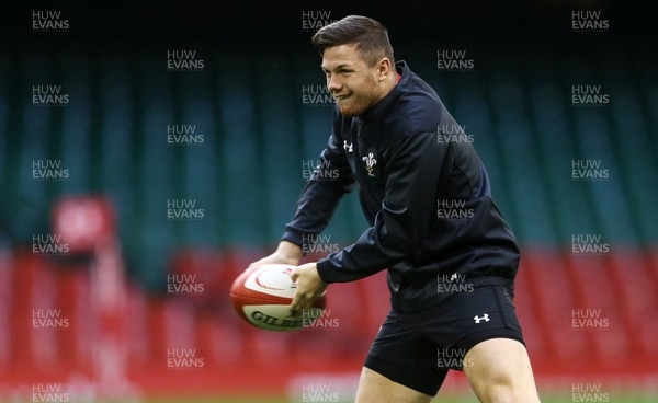 241117 - Wales Rugby Captains Run - Steff Evans during training