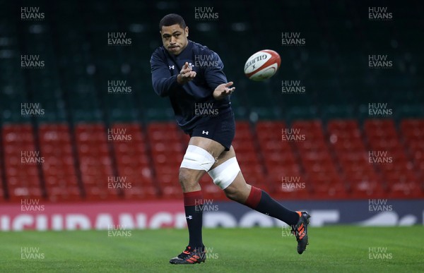 241117 - Wales Rugby Captains Run - Taulupe Faletau during training