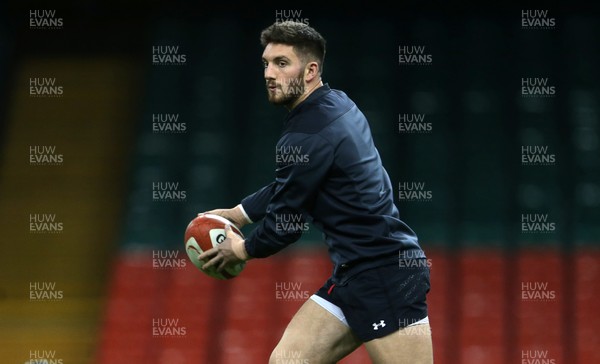 241117 - Wales Rugby Captains Run - Owen Williams during training