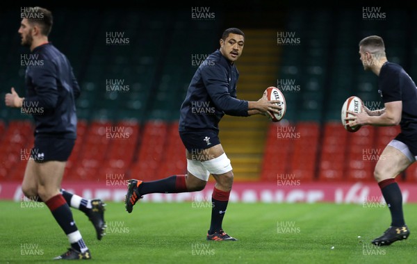 241117 - Wales Rugby Captains Run - Taulupe Faletau during training