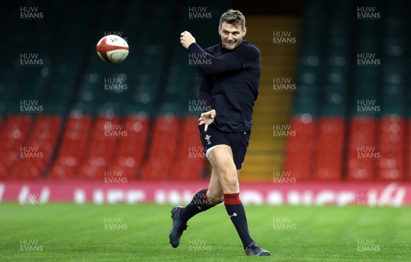 241117 - Wales Rugby Captains Run - Dan Biggar during training