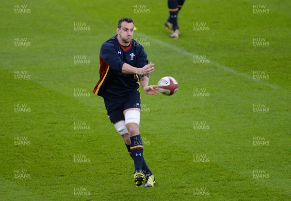 250216 - Wales Rugby Training -Sam Warburton during training