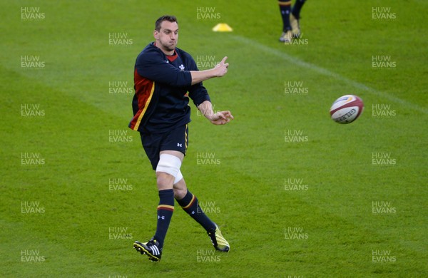 250216 - Wales Rugby Training -Sam Warburton during training