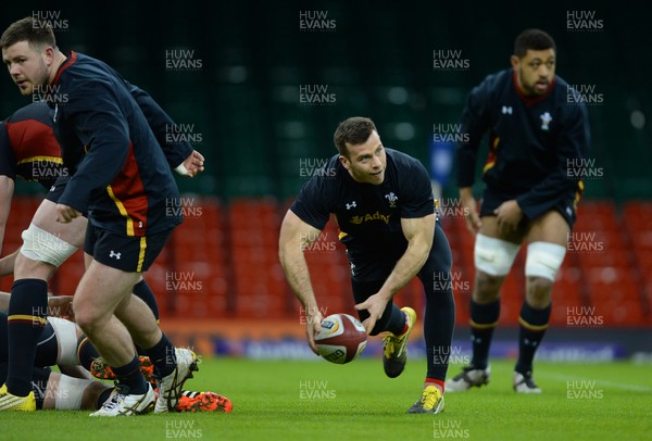 250216 - Wales Rugby Training -Gareth Davies during training