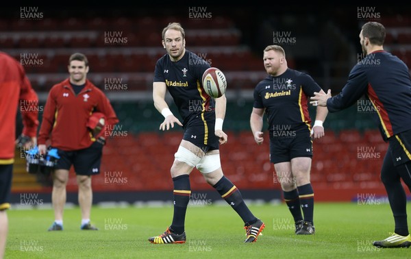 250216 - Wales Captains Run - Alun Wyn Jones during training