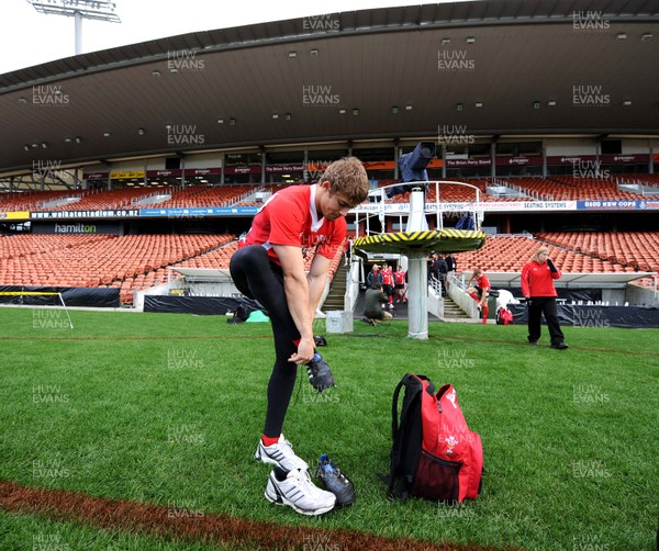 25.06.10 - Wales Rugby Captains Run - Leigh Halfpenny arrives at Waikato Stadium. 