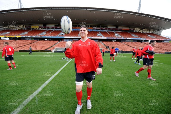 25.06.10 - Wales Rugby Captains Run - Rob McCusker arrives at Waikato Stadium. 