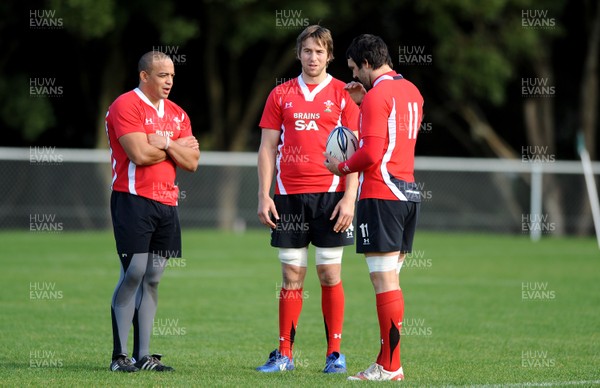 25.06.10 - Wales Rugby Training - Gavin Thomas, Ryan Jones and Jonathan Thomas during training. 