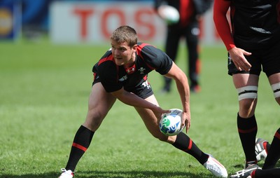25.09.11 - Wales Rugby Captains Run - Tavis Knoyle during training. 