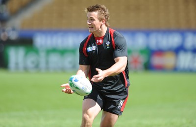 25.09.11 - Wales Rugby Captains Run - Jonathan Davies during training. 