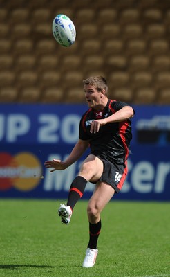 25.09.11 - Wales Rugby Captains Run - Tavis Knoyle during training. 