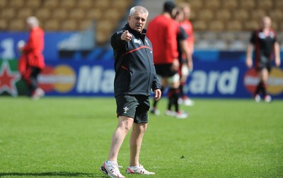 25.09.11 - Wales Rugby Captains Run - Wales head coach Warren Gatland during training. 