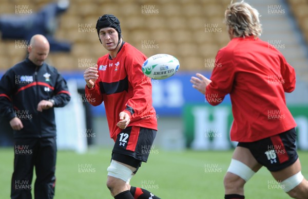 25.09.11 - Wales Rugby Captains Run - Ryan Jones during training. 