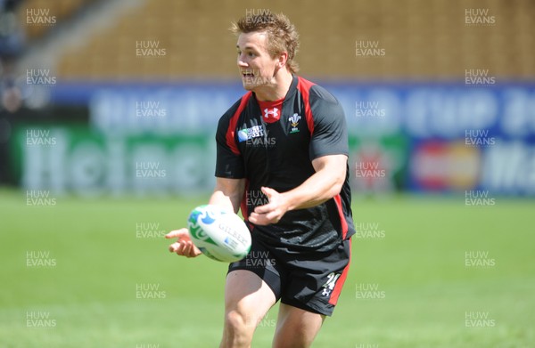 25.09.11 - Wales Rugby Captains Run - Jonathan Davies during training. 