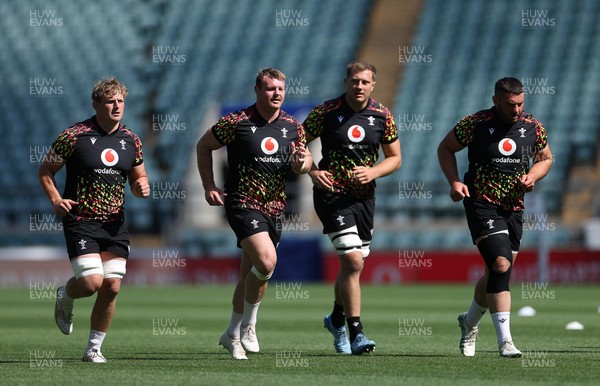 260626 - Wales Rugby Captains Run at Twickenham ahead of their game against the Barbarians tomorrow - Jac Morgan, Dewi Lake, Ben Carter and Gareth Thomas during training