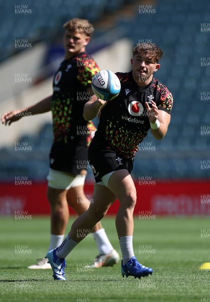 260626 - Wales Rugby Captains Run at Twickenham ahead of their game against the Barbarians tomorrow - Dan Edwards during training