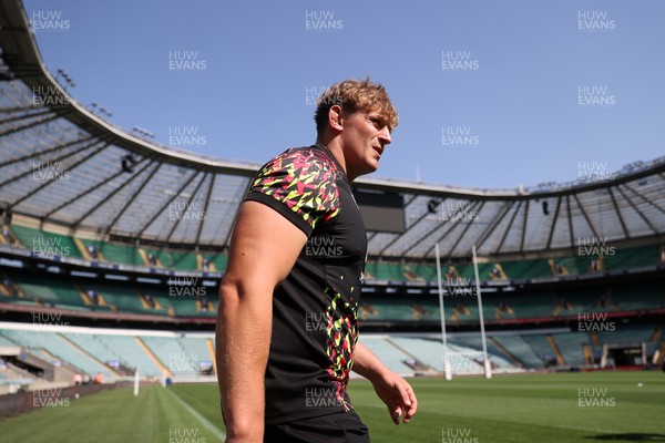 260626 - Wales Rugby Captains Run at Twickenham ahead of their game against the Barbarians tomorrow - Jac Morgan during training