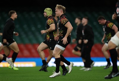 281125 - Wales Rugby Captains Run ahead of their game against South Africa - Blair Murray during training