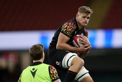 281125 - Wales Rugby Captains Run ahead of their game against South Africa - Taine Plumtree during training