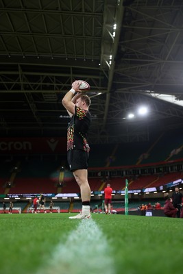 281125 - Wales Rugby Captains Run ahead of their game against South Africa - Dewi Lake during training
