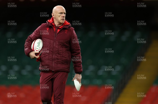 281125 - Wales Rugby Captains Run ahead of their game against South Africa - Steve Tandy, Head Coach during training