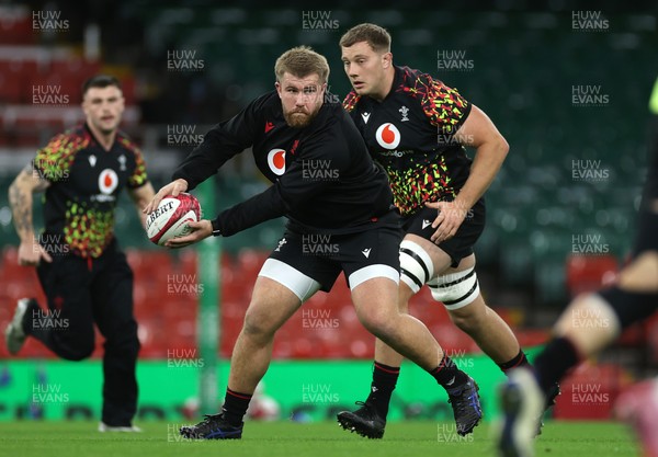 281125 - Wales Rugby Captains Run ahead of their game against South Africa - Garyn Phillips during training