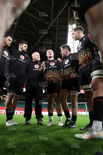 281125 - Wales Rugby Captains Run ahead of their game against South Africa - Dewi Lake in the team huddle