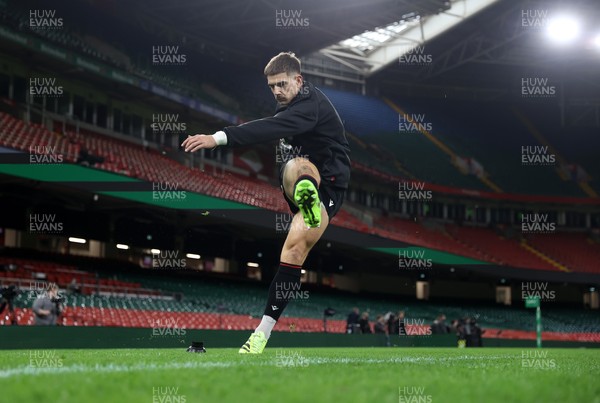 281125 - Wales Rugby Captains Run ahead of their game against South Africa - Joe Hawkins during training
