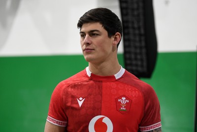 260126 - Wales Rugby First Day in Camp - Louis Rees-Zamit