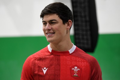 260126 - Wales Rugby First Day in Camp - Louis Rees-Zamit