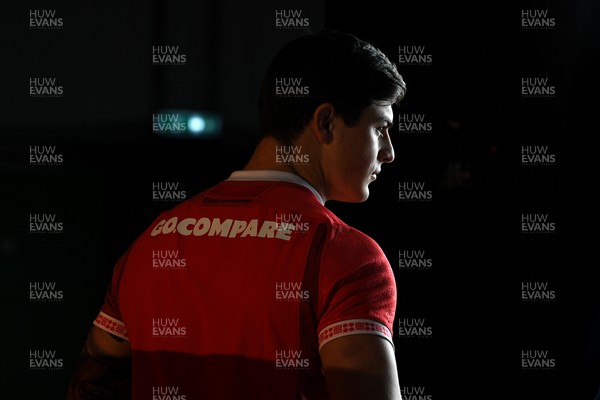 260126 - Wales Rugby First Day in Camp - Louis Rees-Zamit
