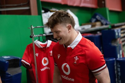 220124 - Wales Rugby Senior Mens Headshots - Evan Lloyd