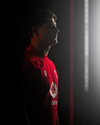 261026 - First Day Of Wales Camp BTS - Louis Rees-Zammit