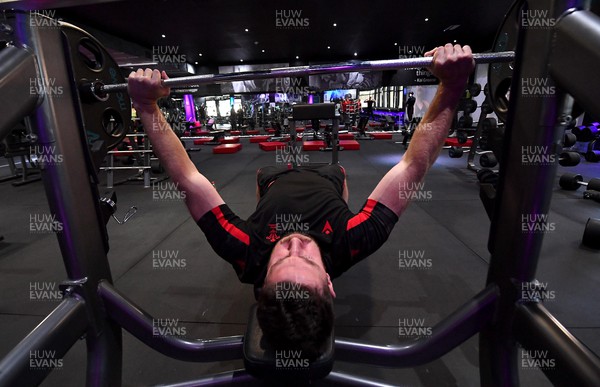 050722 - Wales Rugby Gym Session - Alex Cuthbert during a weights session