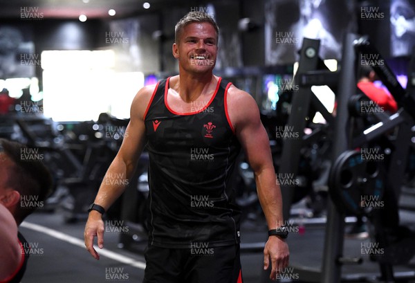050722 - Wales Rugby Gym Session - Gareth Anscombe during a weights session