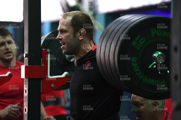270622 - Wales Rugby Training - Alun Wyn Jones during a weights session