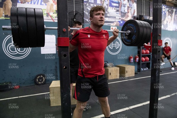 270622 - Wales Rugby Training - Will Rowlands during a weights session